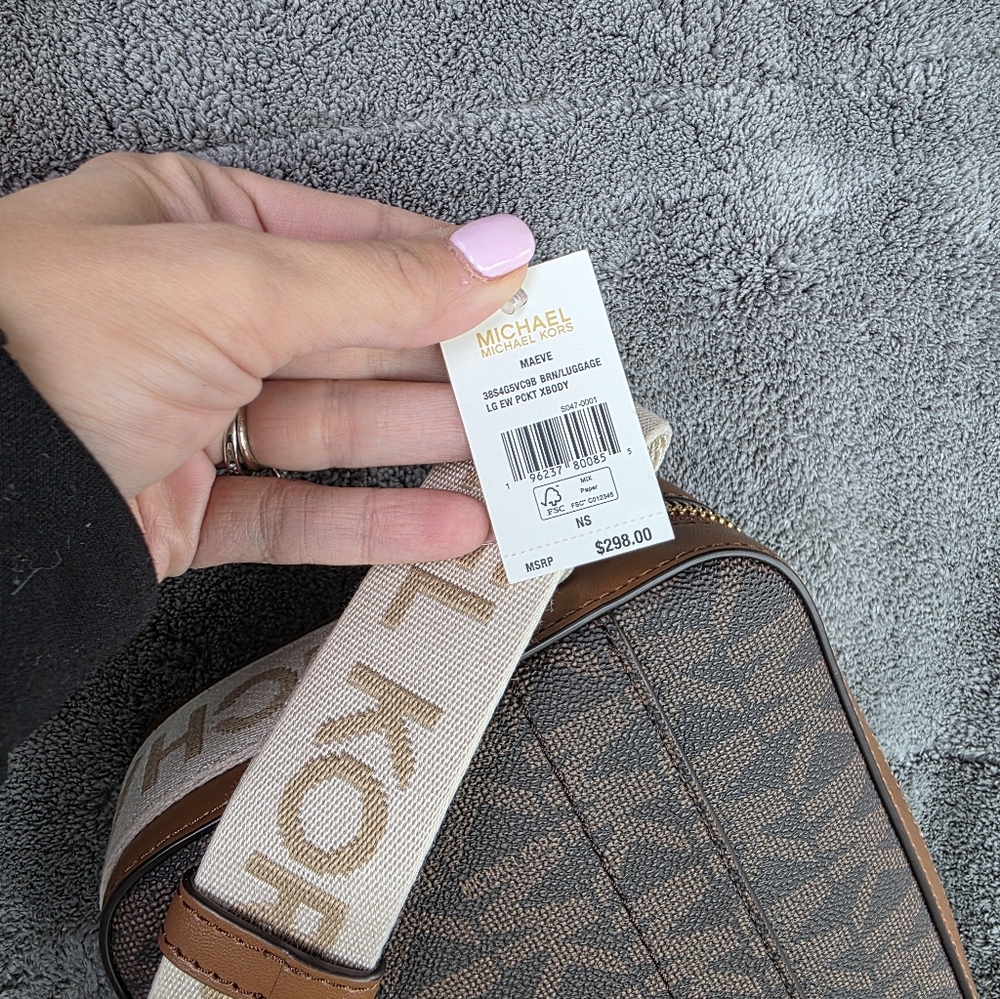 Michael Kors Signature Brown and Gold Crossbody Bag - Picture 4 of 4